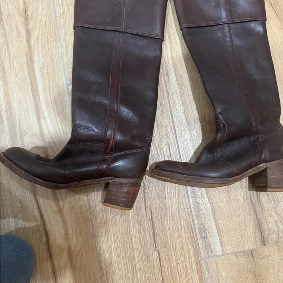 Frye Tan Leather Interior Label - Picture 2 of 3